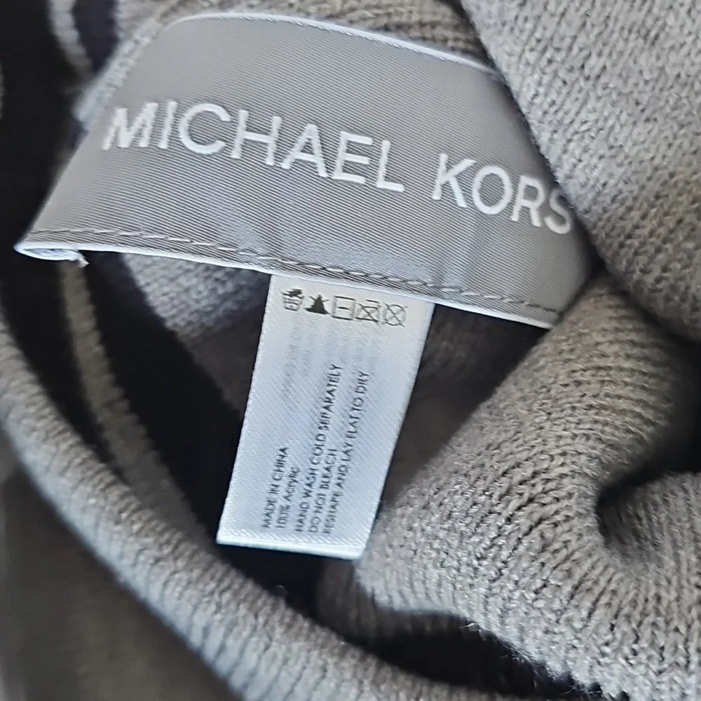 NWT Michael Kors Scarf and Hat Set Gray Black Knit Gift Box Accessory Set Unisex - Picture 6 of 6
